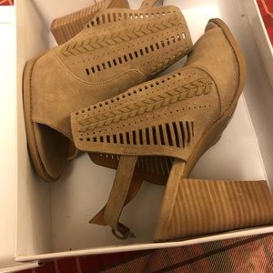 Report brown heels sandals - New in box